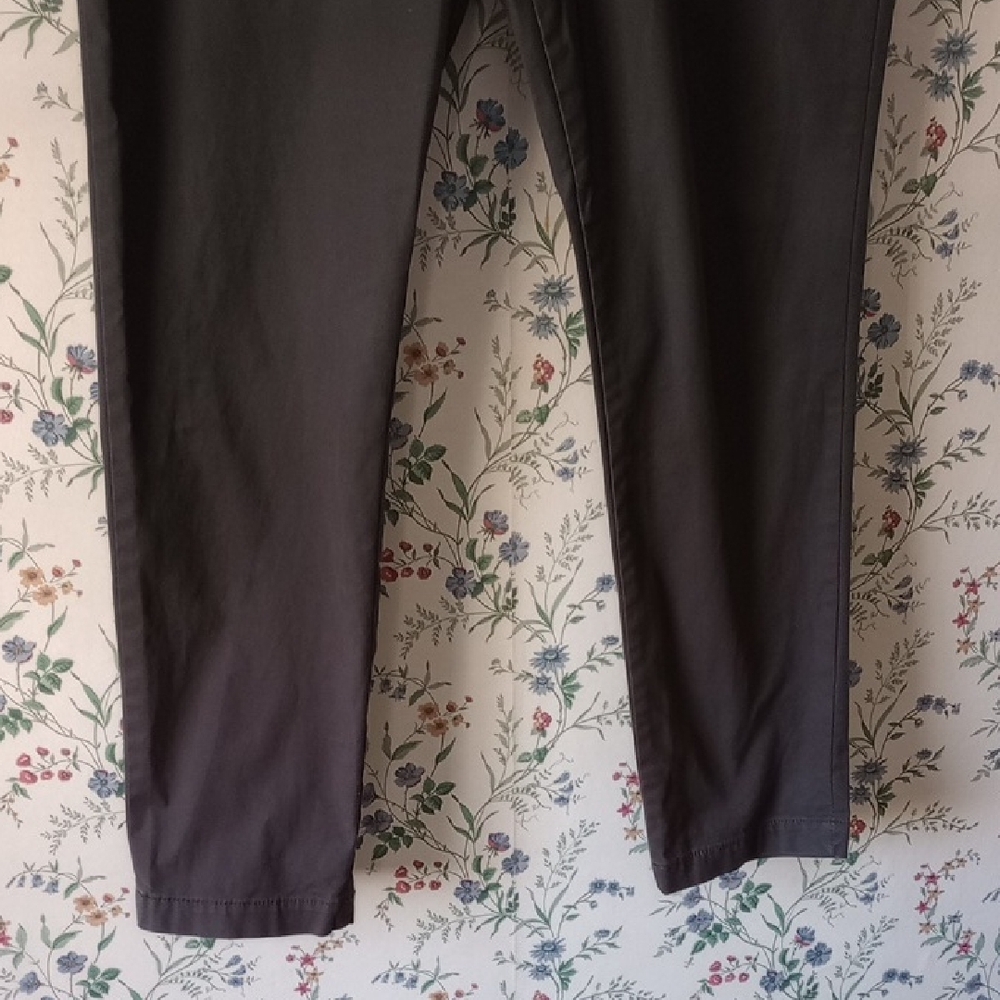 BR Dark Grey Lived-In Chino - Slim Fit - Picture 4 of 9